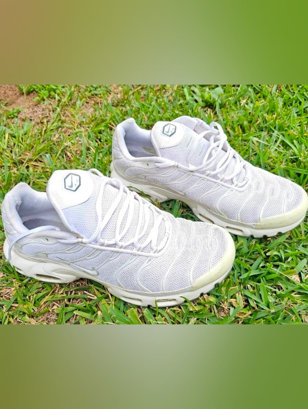 Nike Men's White Mesh Running Sneakers